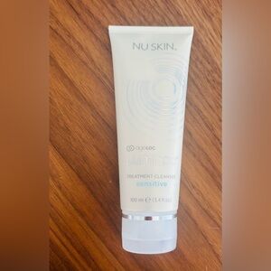 New/Sealed Nu Skin Nuskin AgeLoc LumiSpa activating cleanser  3.4 Fl Oz.